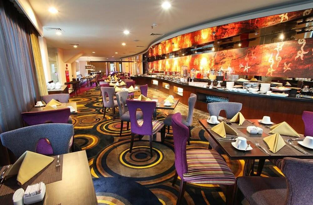 Swiss-Belhotel Ambon Esterno foto