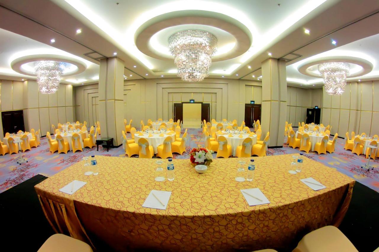 Swiss-Belhotel Ambon Esterno foto