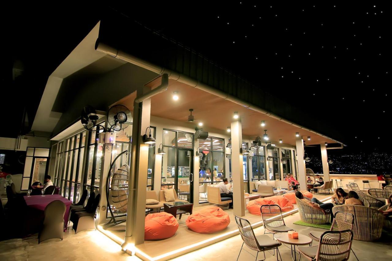 Swiss-Belhotel Ambon Esterno foto