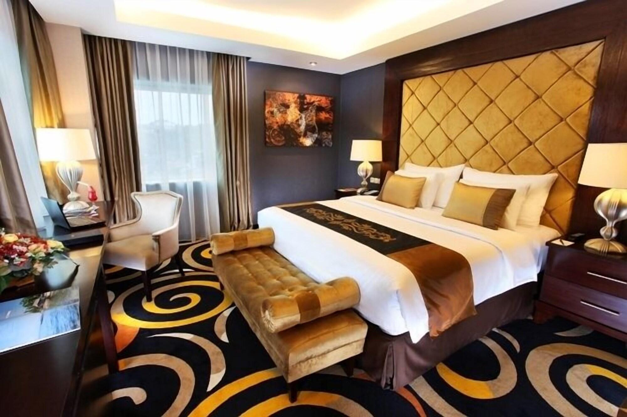 Swiss-Belhotel Ambon Esterno foto