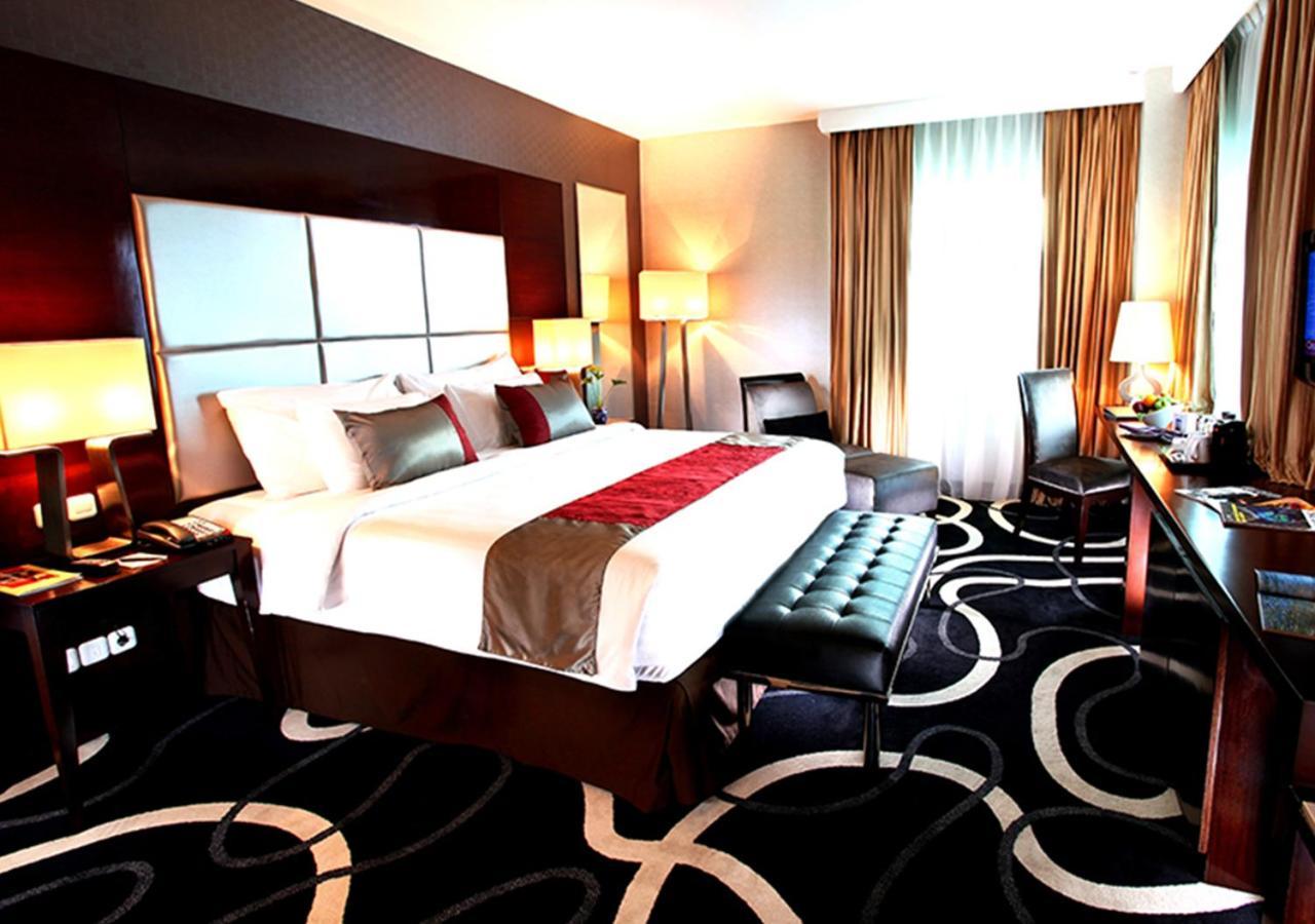 Swiss-Belhotel Ambon Esterno foto