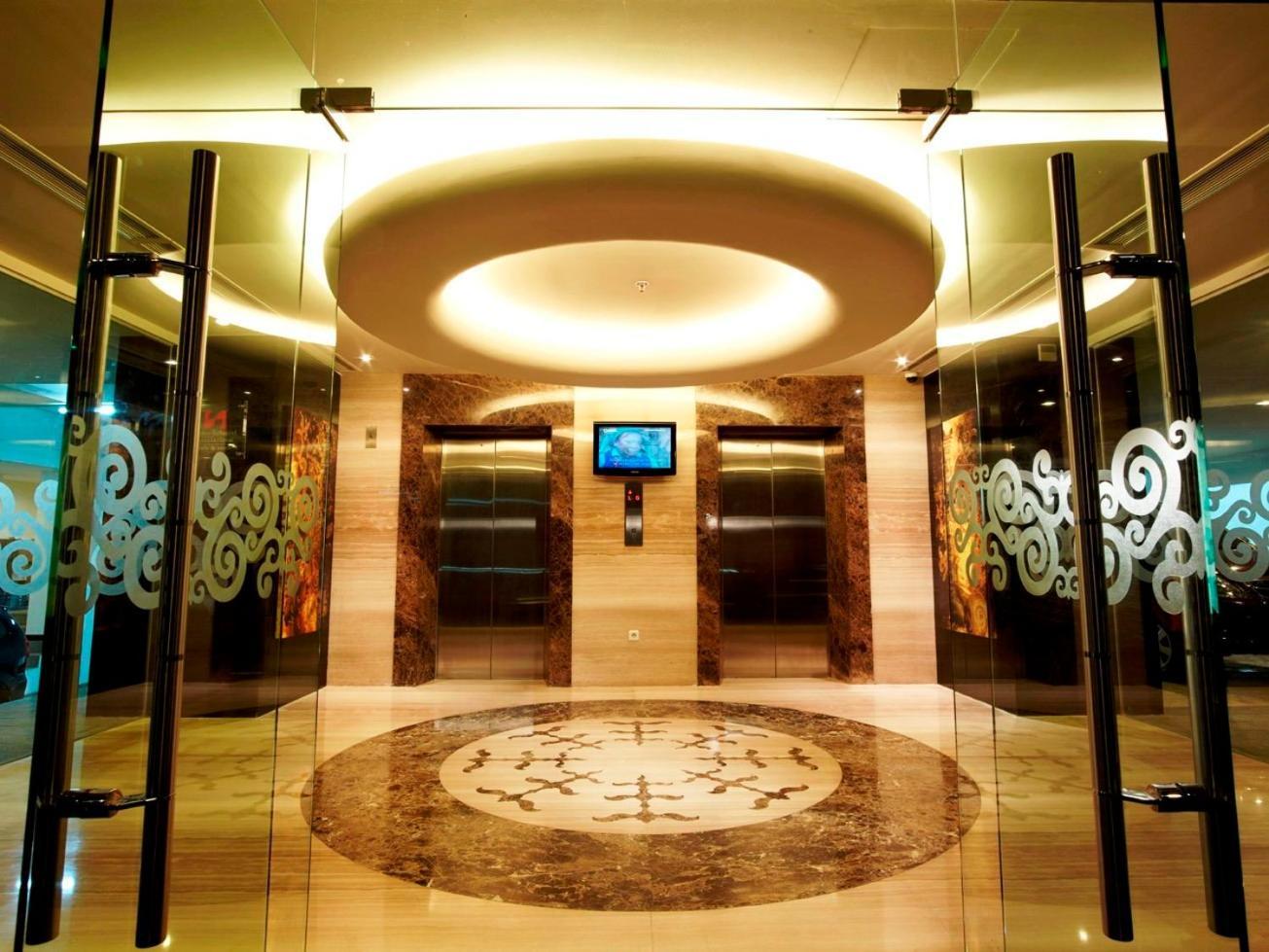 Swiss-Belhotel Ambon Interno foto