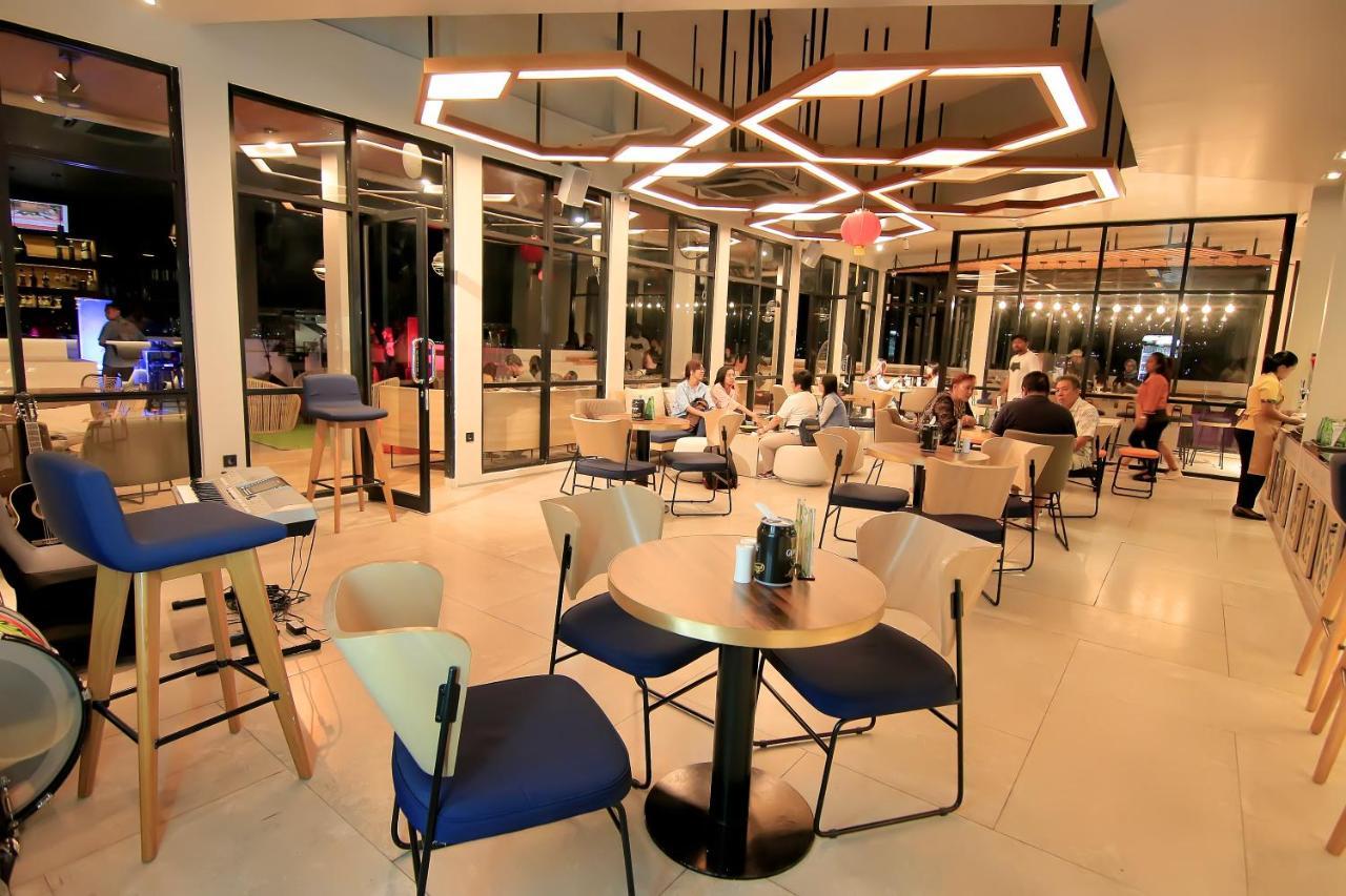 Swiss-Belhotel Ambon Esterno foto